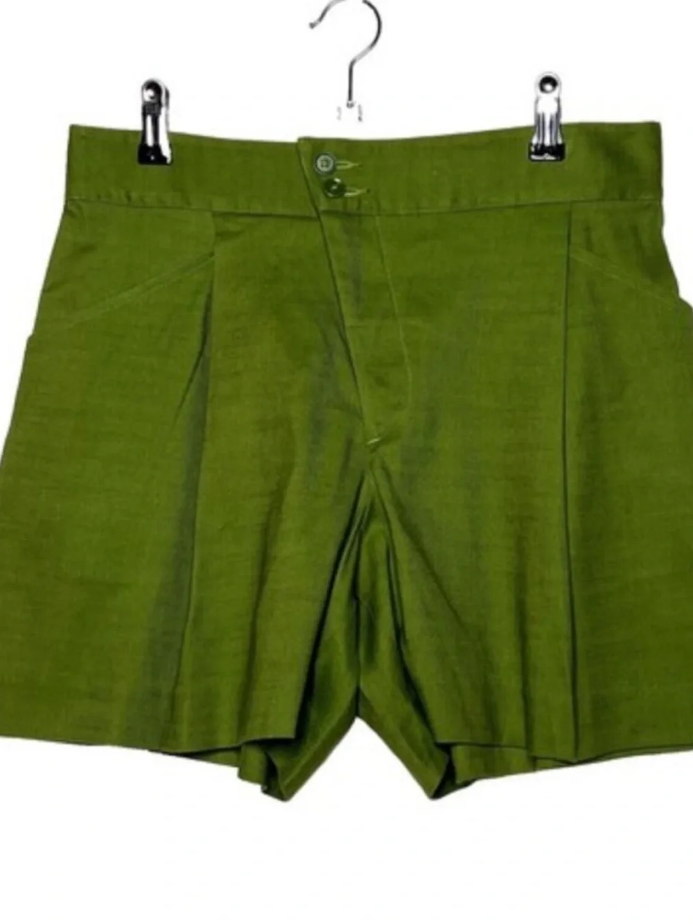 Cabi Traipse Linen blend shorts (avocado) - Picture 6 of 8